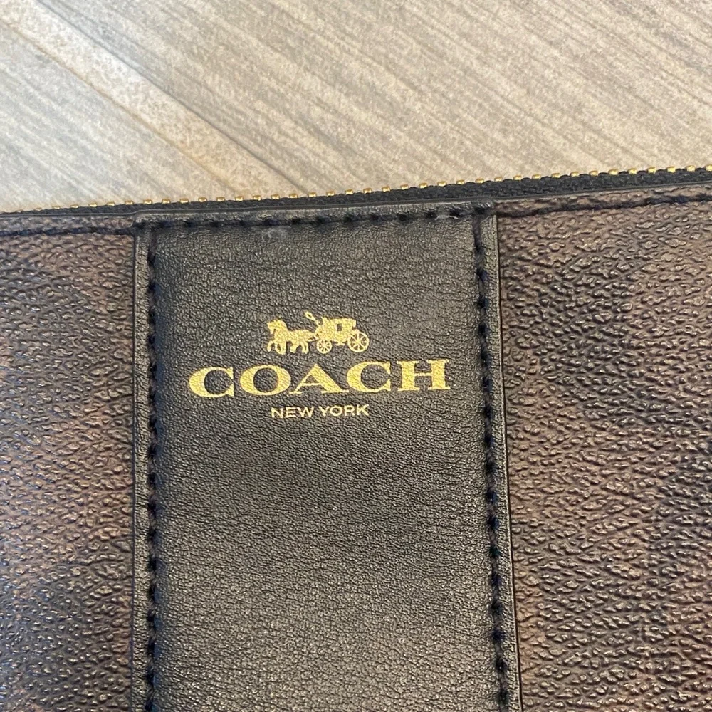 Coach Brown and Black Wristlet with Gold Logo - Picture 2 of 6